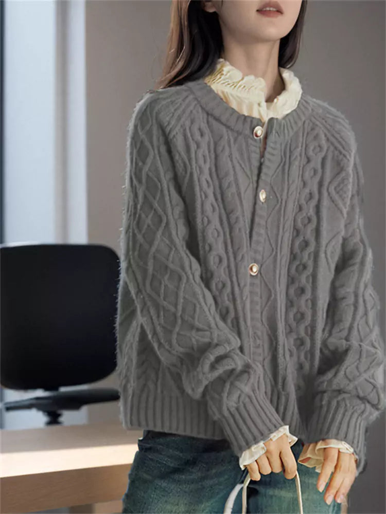 Kurzer, roter, grob gestrickter Damen-Cardigan mit Rundhalsausschnitt