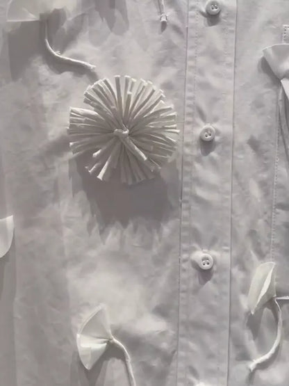 Weißes Poloshirt mit 3D-Blumenmuster für Damen