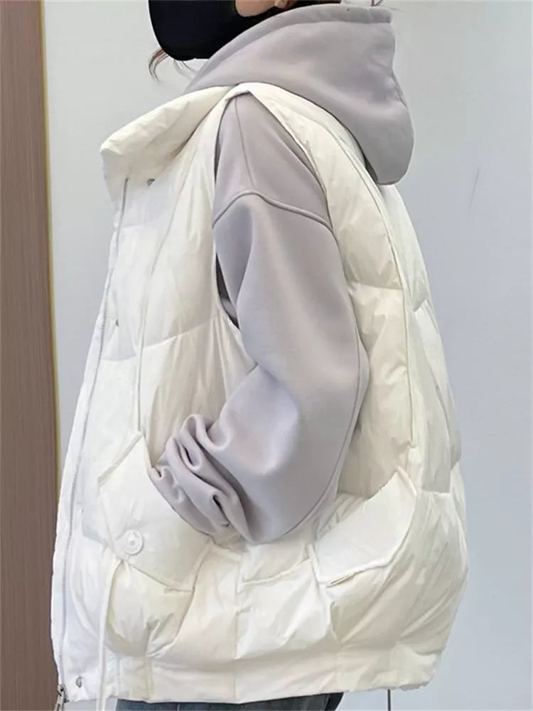 Locker geschnittene, wattierte Weste für Damen in Übergrößen