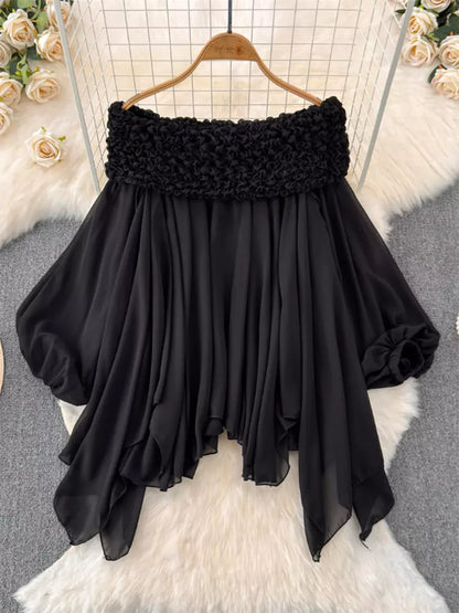 Französisches schulterfreies, asymmetrisches Chiffon-Top mit Rüschen und Puffärmeln