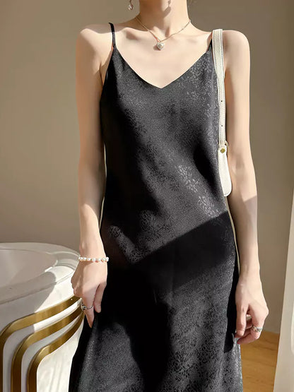 Fashionable V-Neck White Jacquard Maxi Slip Dress for Layering