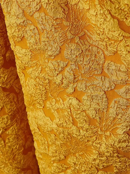 Elegante conjunto de dos piezas de chaleco jacquard dorado y pantalones anchos de estilo chino para mujer.