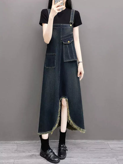 Lässiges Jeans-Overallkleid mit Frontschlitz und offenem Saum – trendiger Stil