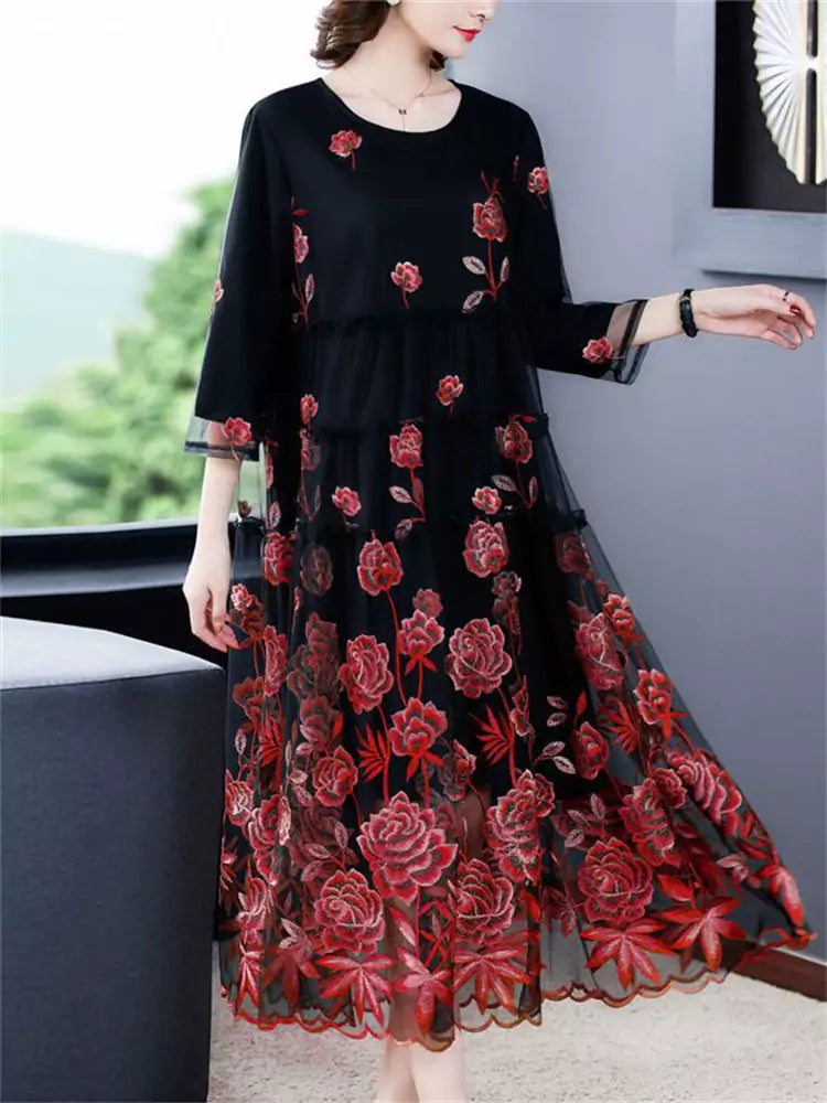 Elegant Lace Embroidered Tulle Dress with Delicate Floral Stitching