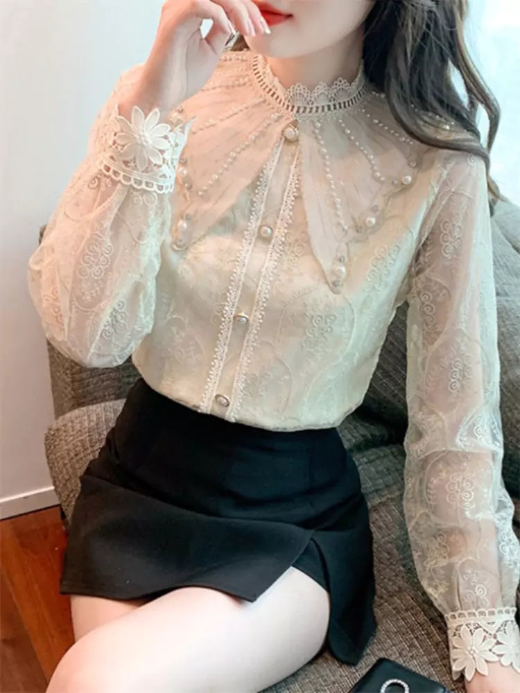 Elegante, langärmelige Chiffonbluse im französischen Stil mit Spitze und Perlen für Damen