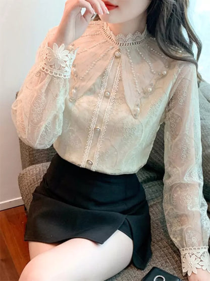 Elegante, langärmelige Chiffonbluse im französischen Stil mit Spitze und Perlen für Damen