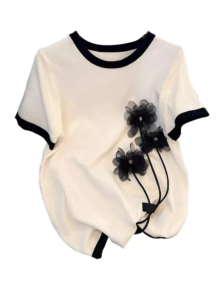 Camiseta elegante de manga corta con ribete en contraste floral 3D para mujer