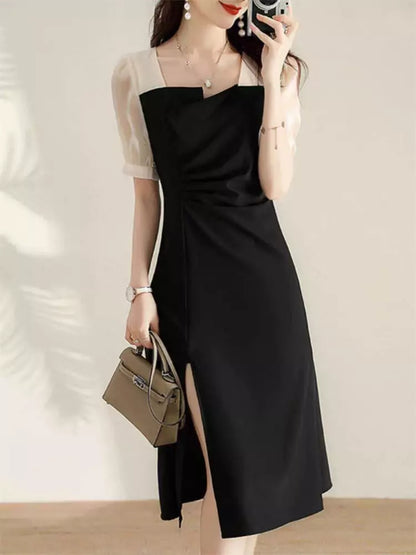 Französisches farbblockbesetztes, figurbetontes Chiffon-Midikleid mit Schlitz und kurzen Ärmeln