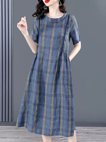 Elegantes kariertes Midikleid mit kurzen Ärmeln in großen Größen für Damen