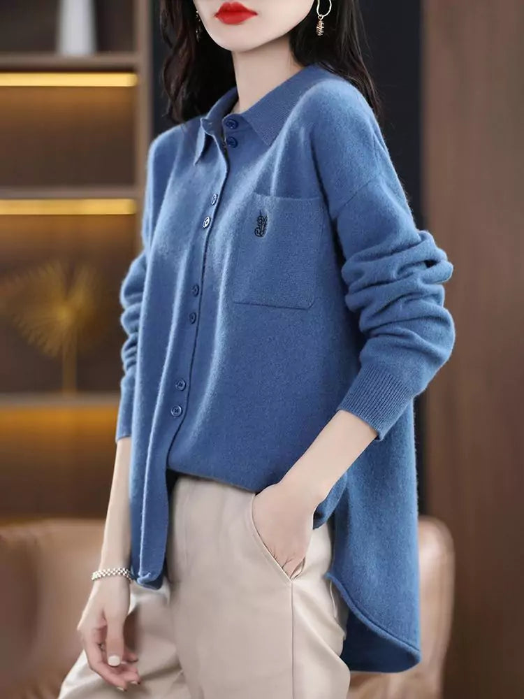 Damen-Strickpullover aus Wolle mit Polokragen und Stickerei im Vintage-Stil