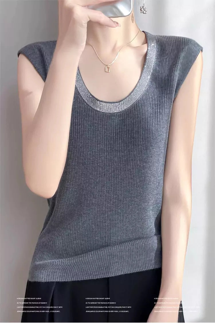 Elegante camiseta de tirantes de punto con escote redondo bajo y adornos de diamantes de imitación negros para mujer