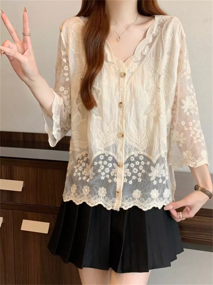 Französische, süße, durchbrochene Plus-Size-Bluse mit V-Ausschnitt und lockerem Schnitt für Damen