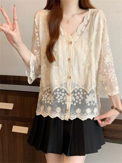 Französische, süße, durchbrochene Plus-Size-Bluse mit V-Ausschnitt und lockerem Schnitt für Damen