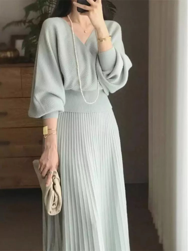 Elegantes zweiteiliges Strickset aus Pullover und Rock für Damen