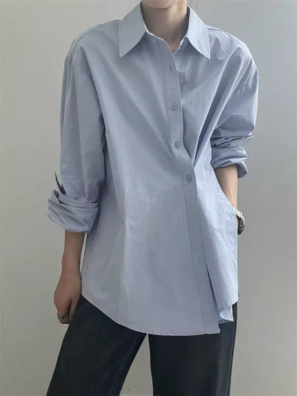 Leichtes, unregelmäßig geschnittenes, geknöpftes Midi-Hemd für Damen