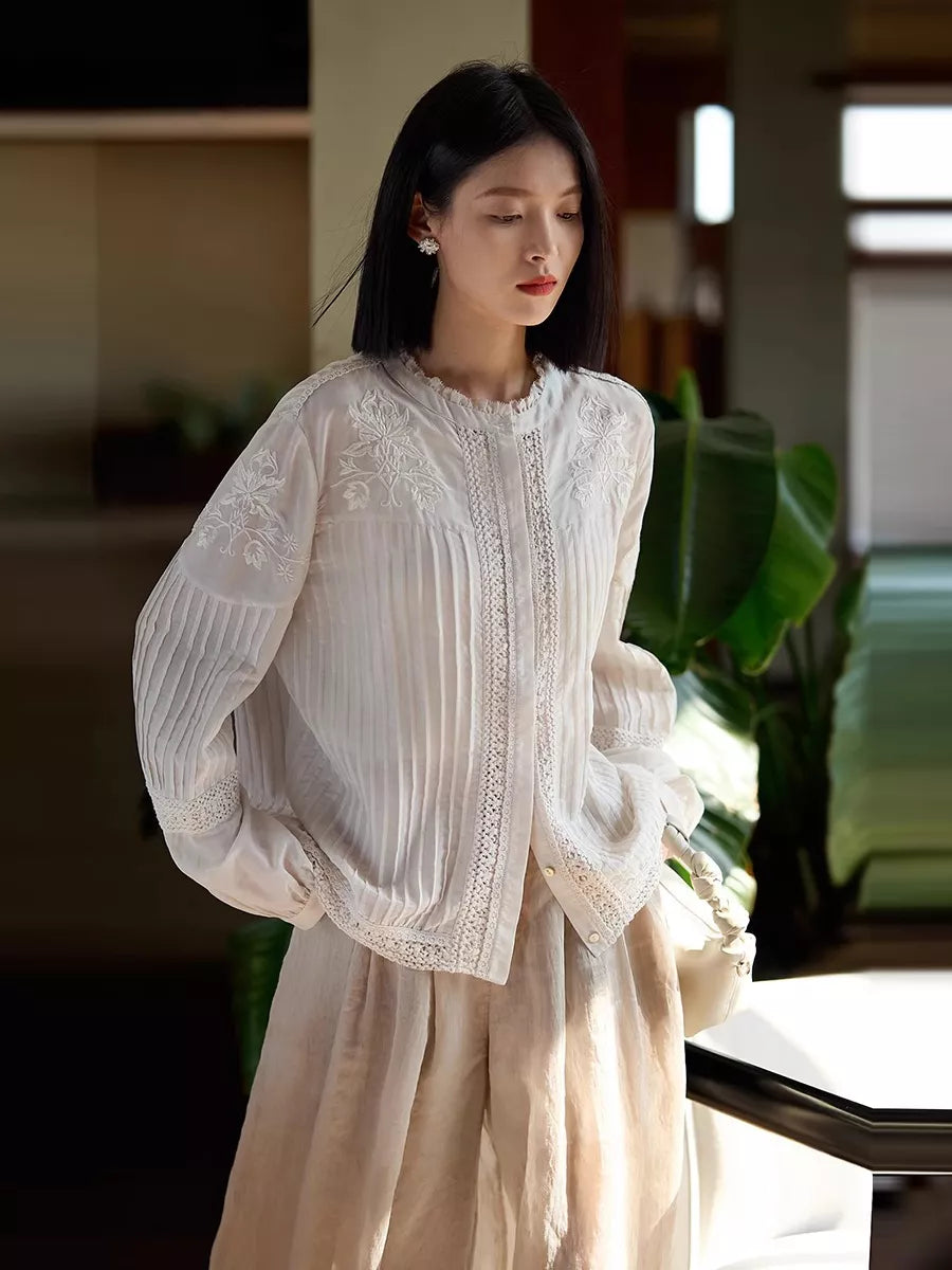 Locker geschnittene, bestickte Bluse im französischen Stil für Damen