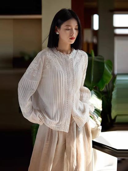 Locker geschnittene, bestickte Bluse im französischen Stil für Damen