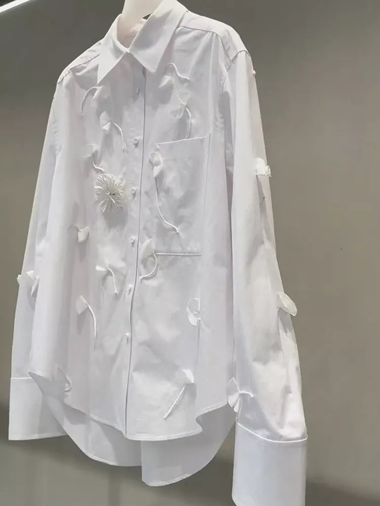 Weißes Poloshirt mit 3D-Blumenmuster für Damen