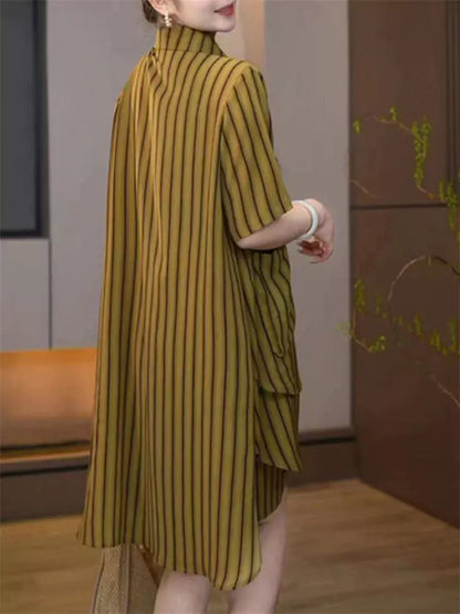 Elegante conjunto de dos piezas para mujer: top holgado con estampado de rayas y pantalones cortos