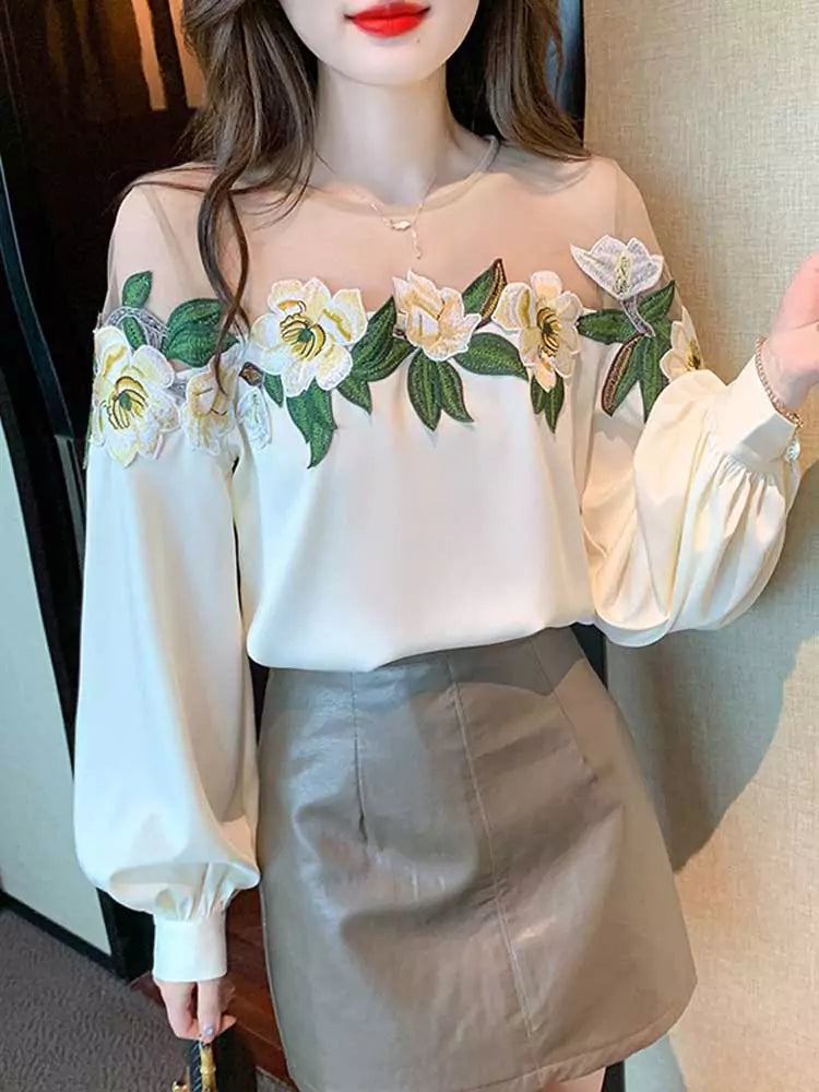 Blusa francesa de malla con bordado floral y patchwork para mujer