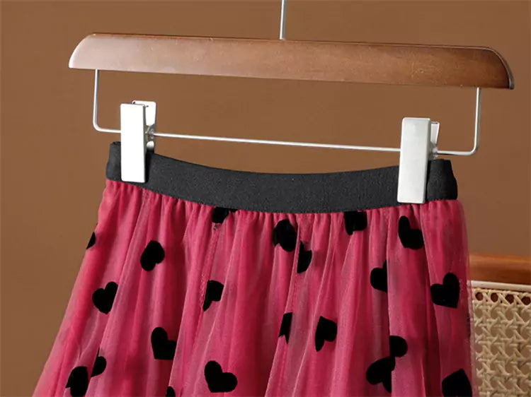 Hochwertiger roter Midirock aus beflocktem Tüll im französischen Vintage-Stil mit Herzmuster für Damen