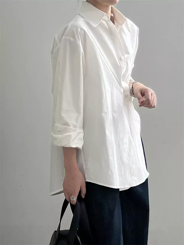 Leichtes, unregelmäßig geschnittenes, geknöpftes Midi-Hemd für Damen