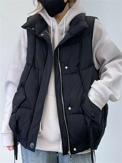 Locker geschnittene, wattierte Weste für Damen in Übergrößen