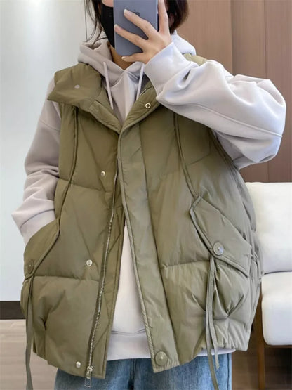 Locker geschnittene, wattierte Weste für Damen in Übergrößen