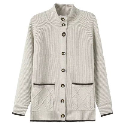 Cárdigan holgado de punto color camel con cuello alto y botones para mujer