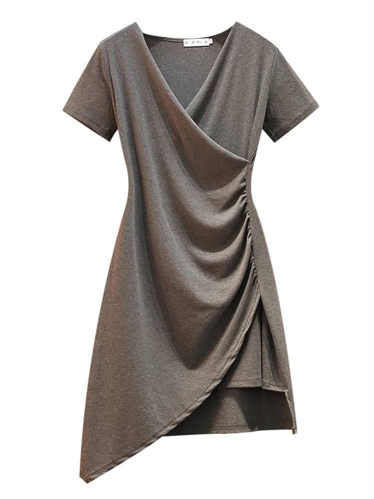 Vestido negro corto ajustado con escote en V irregular y elegante estilo francés para mujer