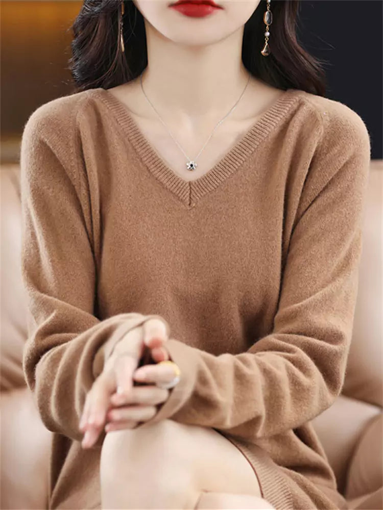 Grüner Damen-Wollpullover mit V-Ausschnitt, lockerer Passform und mittellangem, figurbetontem Design