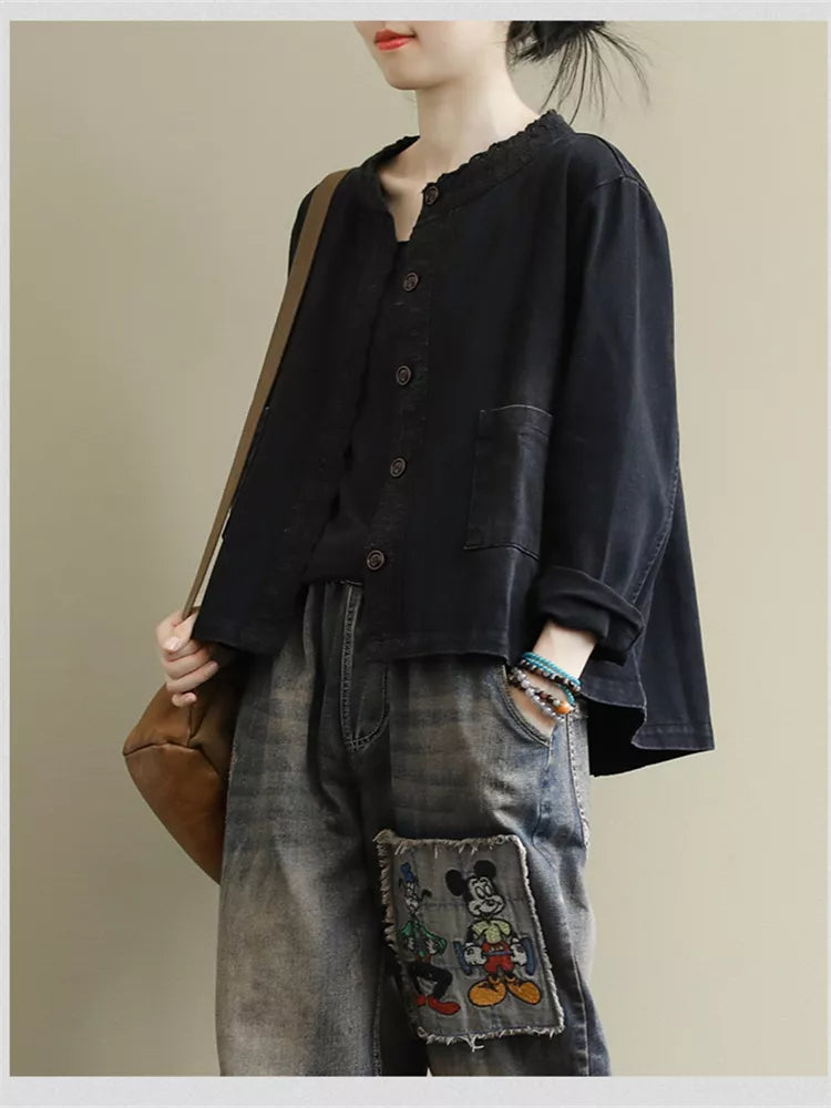 Schwarze, bestickte kurze Damenjacke aus Baumwoll-Denim