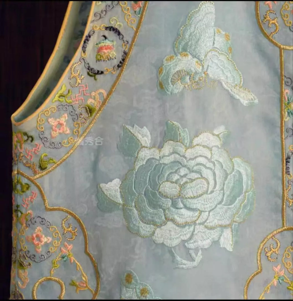 Women's Spring Chinese Style Embroidered Jacquard Vest with Retro Knot Buttons