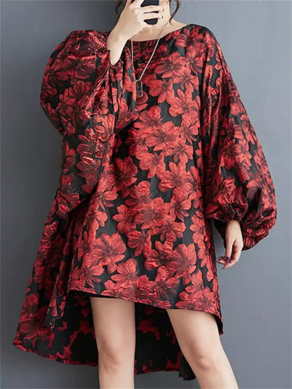 Modisches, übergroßes rotes Kleid mit floralem Jacquardmuster und Puffärmeln