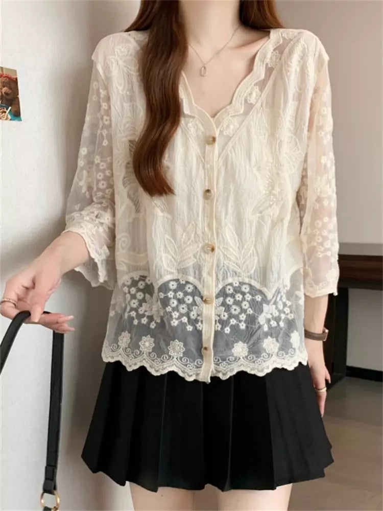 Französische, süße, durchbrochene Plus-Size-Bluse mit V-Ausschnitt und lockerem Schnitt für Damen