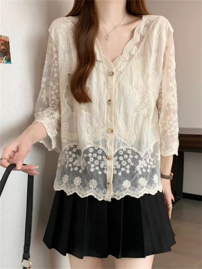 Französische, süße, durchbrochene Plus-Size-Bluse mit V-Ausschnitt und lockerem Schnitt für Damen