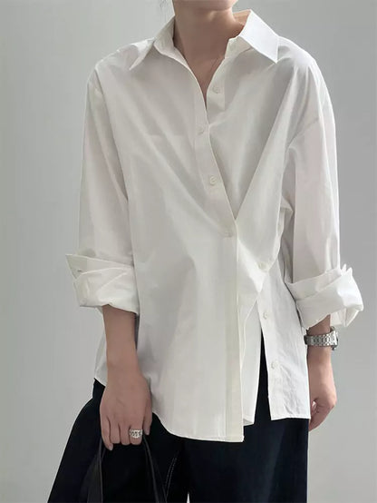 Leichtes, unregelmäßig geschnittenes, geknöpftes Midi-Hemd für Damen