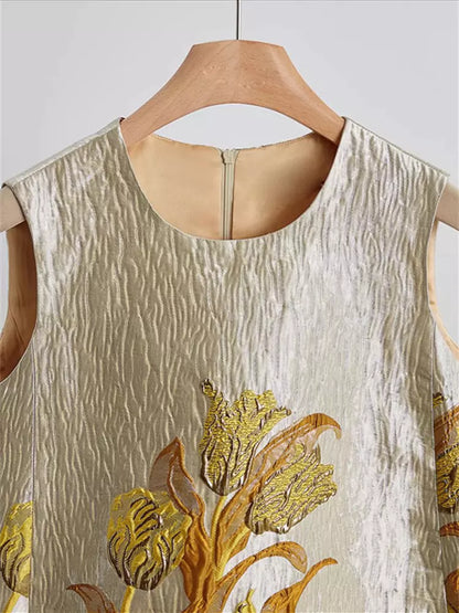 Elegante conjunto de dos piezas de chaleco jacquard dorado y pantalones anchos de estilo chino para mujer.