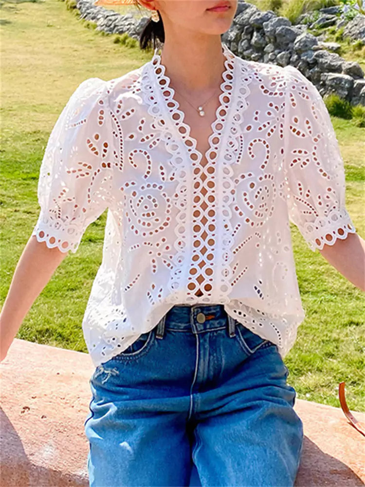 Camisa de manga larga blanca hueca de algodón bordado estilo francés para mujer