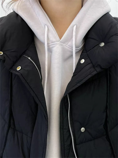 Locker geschnittene, wattierte Weste für Damen in Übergrößen