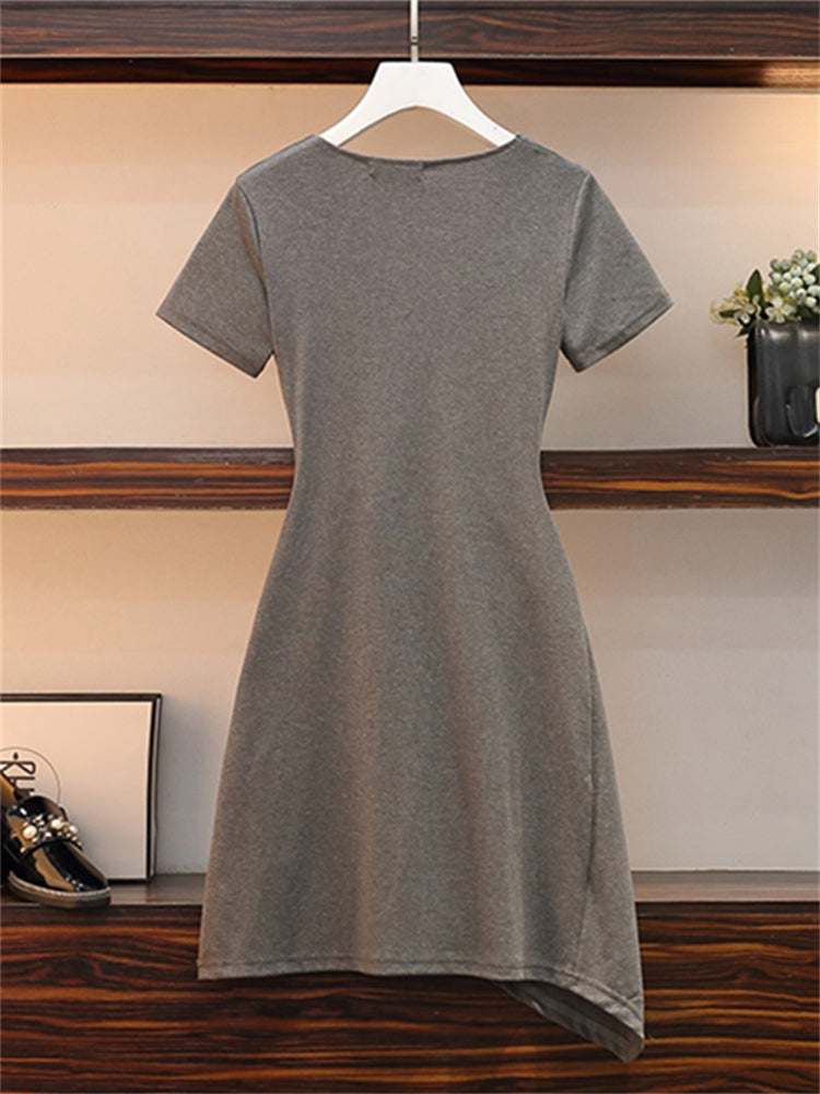 Vestido negro corto ajustado con escote en V irregular y elegante estilo francés para mujer