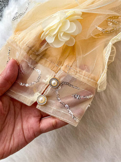 Transparente, perlenbesetzte Paillettenbluse im französischen Hofstil mit 3D-Blumenapplikationen für Damen