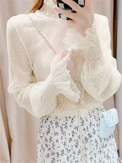 Sexy, transparentes Mesh-Top mit hohem Kragen und Spitzenbesatz