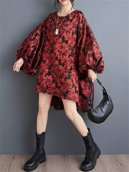Modisches, übergroßes rotes Kleid mit floralem Jacquardmuster und Puffärmeln