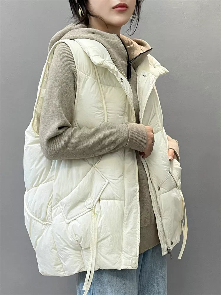 Locker geschnittene, wattierte Weste für Damen in Übergrößen