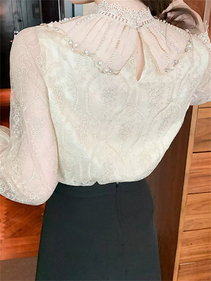 Elegante, langärmelige Chiffonbluse im französischen Stil mit Spitze und Perlen für Damen