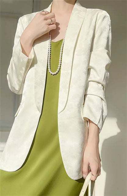 Elegant Chic White Jacquard Blazer with Slimming Effect and Oriental Flair