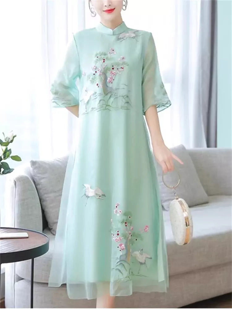 Elegant Modern Cheongsam-Inspired Long Dress with Floral Stitching