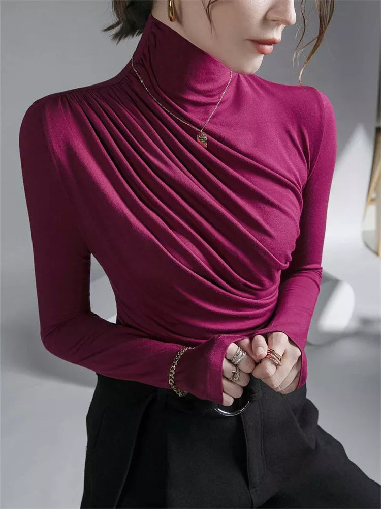 Top básico de modal con cuello alto color café para mujer