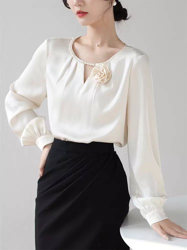 Französische Vintage-Bluse aus rosafarbenem Satin mit Perlenverzierungen